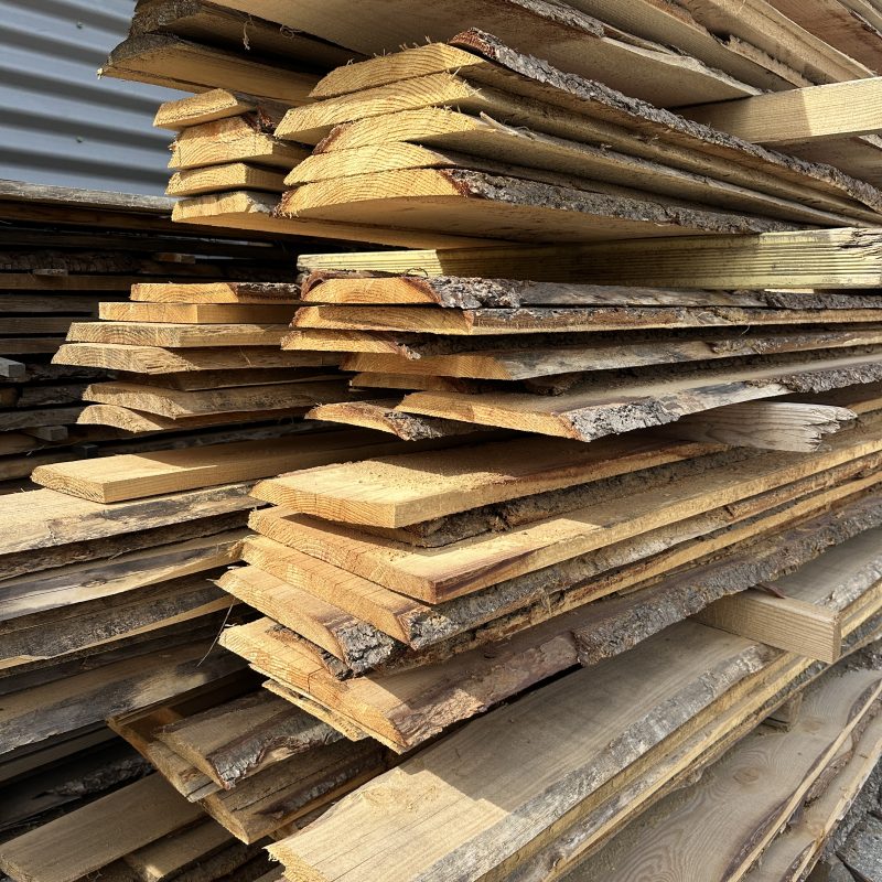 Planches Douglas 27 mm largeur 100 150 200 pour charpente et aménagement